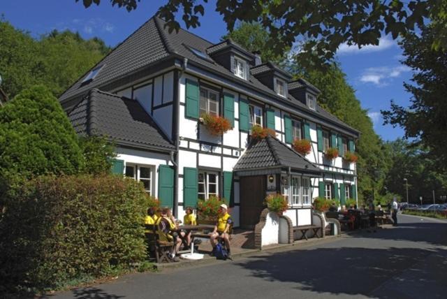 Wisskirchen Hotel & Restaurant Оденталь Экстерьер фото